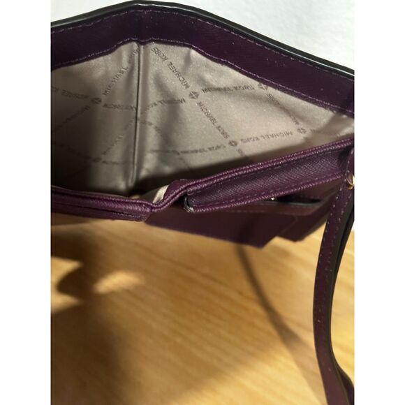 MICHAEL Michael Kors Adele Leather Smartphone Wallet - Picture 4 of 10